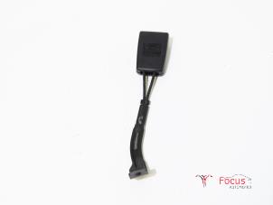 Used Front seatbelt buckle, right Skoda Octavia Combi (1Z5) 1.4 TSI 16V Price € 25,00 Margin scheme offered by Focus Automotive
