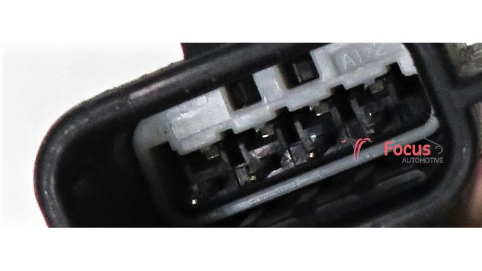 Catalizador de un Renault Clio IV Estate/Grandtour (7R) 0.9 Energy TCE 12V 2015