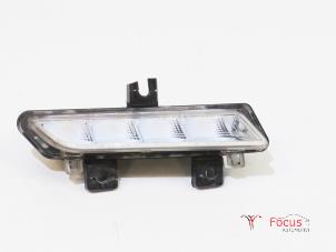Used Daytime running light, right Renault Clio IV Estate/Grandtour (7R) 0.9 Energy TCE 12V Price € 39,95 Margin scheme offered by Focus Automotive
