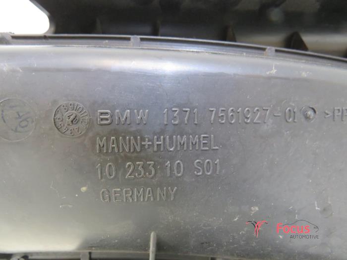 Boîtier filtre à air d'un BMW 1 serie (E87/87N) 116i 1.6 16V 2007