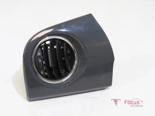 Używane Kratka wentylacyjna deski rozdzielczej Fiat 500 (312) Cena € 65,00 Procedura marży oferowane przez Focus Automotive