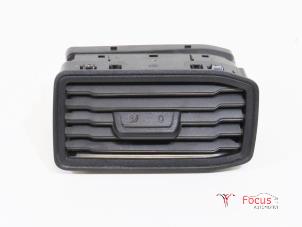 Used Dashboard vent Volkswagen Caddy IV 2.0 TDI 75 Price € 15,00 Margin scheme offered by Focus Automotive