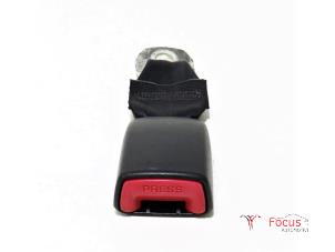 Usagé Insertion ceinture de sécurité arrière droite Citroen C1 1.0 12V Prix € 12,95 Règlement à la marge proposé par Focus Automotive