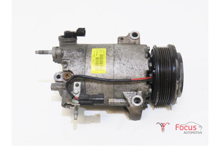 Usagé Pompe clim Ford Fiesta 6 (JA8) 1.0 SCI 12V 80 Prix € 75,00 Règlement à la marge proposé par Focus Automotive