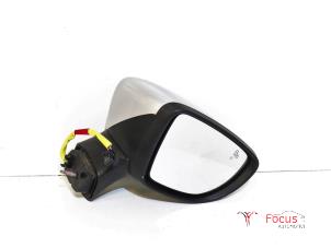 Used Wing mirror, right Renault Captur (2R) 0.9 Energy TCE 12V Price € 115,00 Margin scheme offered by Focus Automotive