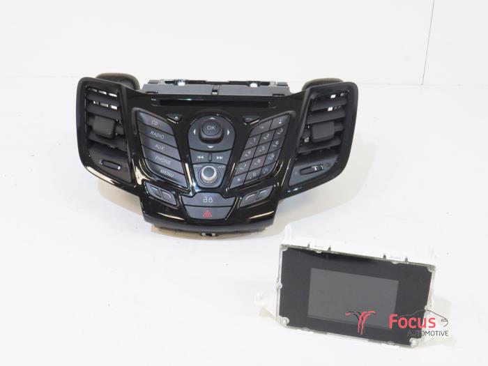 Używane Radioodtwarzacz CD Ford Fiesta 6 (JA8) 1.0 SCI 12V 80 Cena € 149,95 Procedura marży oferowane przez Focus Automotive