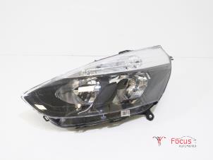 New Headlight, left Renault Clio IV (5R) 0.9 Energy TCE 90 12V Price € 187,55 Inclusive VAT offered by Focus Automotive
