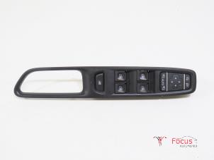Used Multi-functional window switch Renault Captur (2R) 0.9 Energy TCE 12V Price € 29,95 Margin scheme offered by Focus Automotive