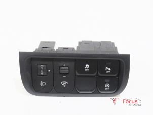 Used AIH headlight switch Kia Rio III (UB) 1.4 CRDi 16V Price € 35,00 Margin scheme offered by Focus Automotive