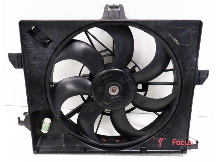 Cooling fans from a Kia Rio III (UB) 1.4 CRDi 16V 2012