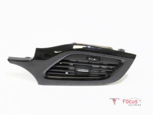 Używane Kratka wentylacyjna deski rozdzielczej Opel Corsa E 1.3 CDTi 16V ecoFLEX Cena € 25,00 Procedura marży oferowane przez Focus Automotive