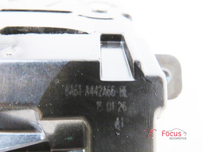 Mécanique de verrouillage hayon d'un Ford Fiesta 6 (JA8) 1.25 16V 2015