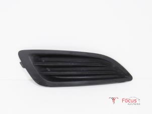 Usados Pieza de parachoques derecha delante Ford Fiesta 6 (JA8) 1.25 16V Precio € 9,95 Norma de margen ofrecido por Focus Automotive