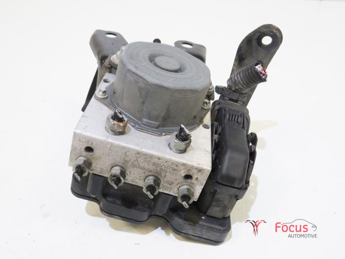 Begagnade ABS-pump Peugeot 108 1.0 12V Pris € 12,95 Marginaltabell erbjuds av Focus Automotive