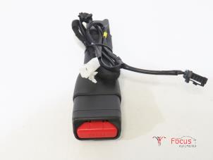 Used Front seatbelt buckle, right Peugeot 108 1.0 12V Price € 24,14 Inclusive VAT offered by Focus Automotive
