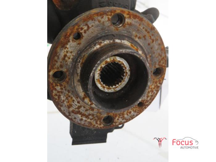 Knuckle, front left from a Renault Clio IV (5R) 0.9 Energy TCE 12V GPL 2018