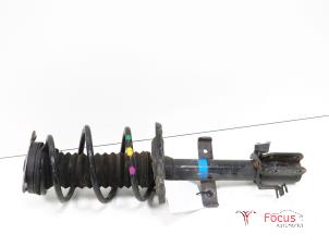 Used Front shock absorber rod, right Renault Captur (2R) 1.2 TCE 16V EDC Price € 59,95 Margin scheme offered by Focus Automotive