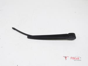 Used Rear wiper arm Seat Leon (5FB) 1.0 TSI 12V Price € 15,00 Margin scheme offered by Focus Automotive