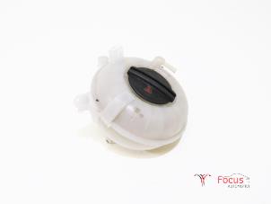 Used Expansion vessel Seat Leon (5FB) 1.0 TSI 12V Price € 10,00 Margin scheme offered by Focus Automotive