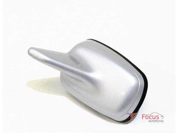 Używane Antena GPS Audi A3 (8V1/8VK) 1.2 TFSI 16V Cena € 50,00 Procedura marży oferowane przez Focus Automotive