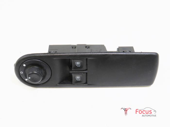 Multi-functional window switch from a Renault Clio IV (5R) 1.2 16V 2013