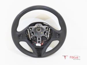 Used Steering wheel Renault Clio IV (5R) 1.2 16V Price € 65,00 Margin scheme offered by Focus Automotive
