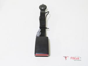 Used Front seatbelt buckle, right Renault Clio IV (5R) 1.2 16V Price € 14,95 Margin scheme offered by Focus Automotive
