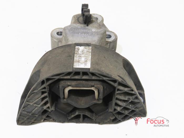 Engine mount from a Renault Clio IV (5R) 1.2 16V 2013