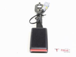 Used Front seatbelt buckle, right Peugeot 208 I (CA/CC/CK/CL) 1.4 HDi Price € 19,95 Margin scheme offered by Focus Automotive