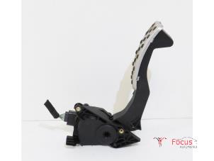 Używane Czujnik polozenia pedalu gazu Renault Twingo III (AH) 0.9 GT TCE 110 12V Cena € 40,00 Procedura marży oferowane przez Focus Automotive