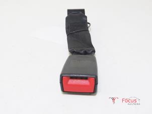 Used Rear seatbelt buckle, right Renault Twingo III (AH) 0.9 GT TCE 110 12V Price € 25,00 Margin scheme offered by Focus Automotive