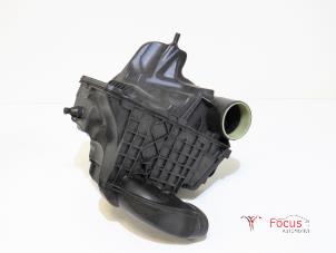 Usagé Boîtier filtre à air Renault Espace (RFCJ) 1.6 Tce 200 EDC Prix € 35,00 Règlement à la marge proposé par Focus Automotive