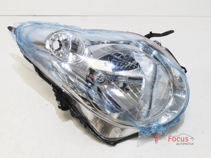 Nowe Reflektor prawy Suzuki Alto 1.0 12V Cena € 235,95 Z VAT oferowane przez Focus Automotive