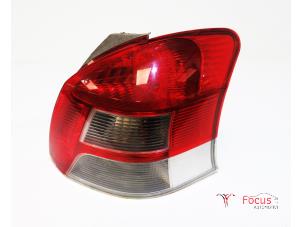 Used Taillight, right Toyota Yaris II (P9) 1.0 12V VVT-i Price € 75,00 Margin scheme offered by Focus Automotive