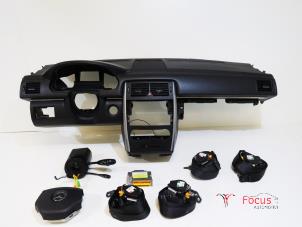 Usagé Kit airbag + tableau de bord Mercedes B (W245,242) 2.0 B-180 CDI 16V Prix € 650,00 Règlement à la marge proposé par Focus Automotive