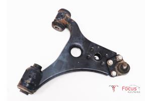 Used Front wishbone, left Mercedes B (W245,242) 2.0 B-180 CDI 16V Price € 35,00 Margin scheme offered by Focus Automotive