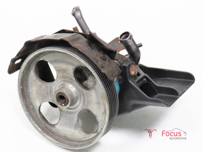 Power steering pump from a Fiat Qubo 1.4 2013