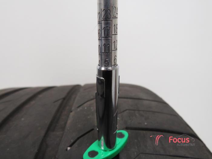Tyre with tyre size 285/40/21 - S2WR2 CONTINENTAL