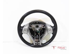 Used Steering wheel Nissan Qashqai (J11) 1.2 DIG-T 16V Price € 115,00 Margin scheme offered by Focus Automotive