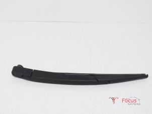 Used Rear wiper arm Nissan Qashqai (J11) 1.2 DIG-T 16V Price € 35,00 Margin scheme offered by Focus Automotive