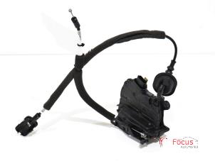 Used Rear door mechanism 4-door, right Renault Clio IV Estate/Grandtour (7R) 0.9 Energy TCE 90 12V Price € 40,00 Margin scheme offered by Focus Automotive