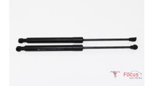 Used Set of tailgate gas struts Renault Clio IV Estate/Grandtour (7R) 0.9 Energy TCE 90 12V Price € 19,95 Margin scheme offered by Focus Automotive