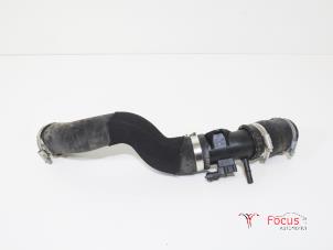 Gebrauchte Intercooler Rohr Ford Fiesta 7 1.0 EcoBoost 12V 100 Preis € 35,00 Margenregelung angeboten von Focus Automotive