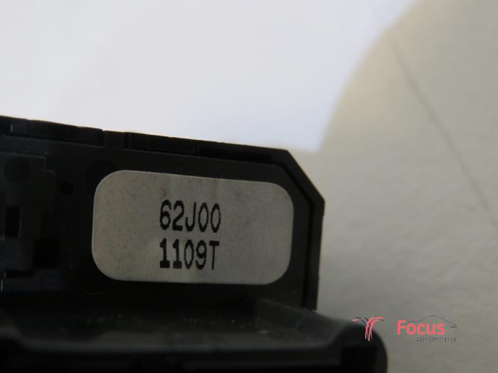 Interruptor de retrovisor de un Opel Agila (B) 1.2 16V 2009