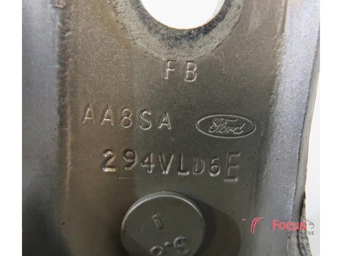Scharnier Tür rechts vorne van een Ford Fiesta 6 (JA8) 1.0 SCI 12V 80 2016