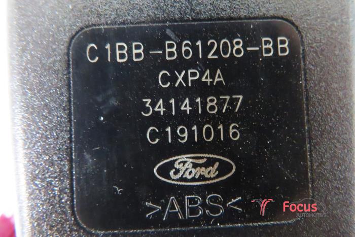 Wtyk pasa bezpieczenstwa lewy przód z Ford Fiesta 6 (JA8) 1.0 SCI 12V 80 2016