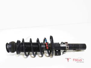 Używane Amortyzator prawy przód Skoda Fabia II (5J) 1.2i 12V Cena € 25,00 Procedura marży oferowane przez Focus Automotive