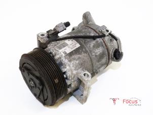 Used Air conditioning pump Renault Clio IV (5R) 0.9 Energy TCE 90 12V Price € 100,00 Margin scheme offered by Focus Automotive
