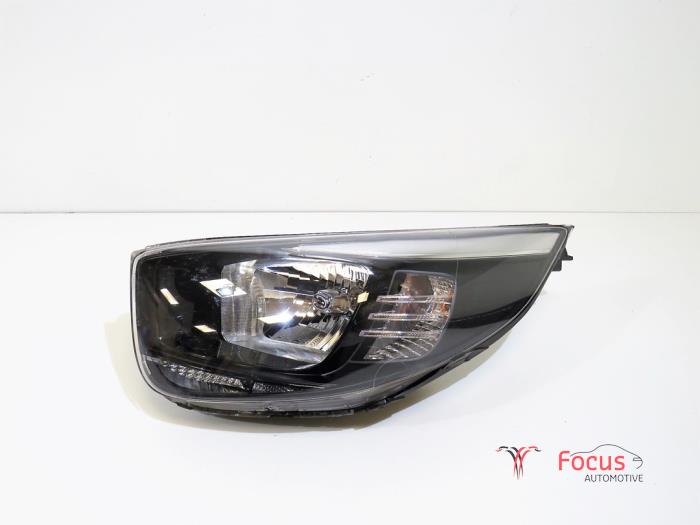 Headlight, left from a Kia Picanto (JA) 1.0 12V 2019