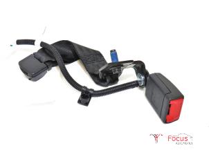 Usagé Insertion ceinture de sécurité arrière gauche Kia Picanto (JA) 1.0 12V Prix € 25,00 Règlement à la marge proposé par Focus Automotive